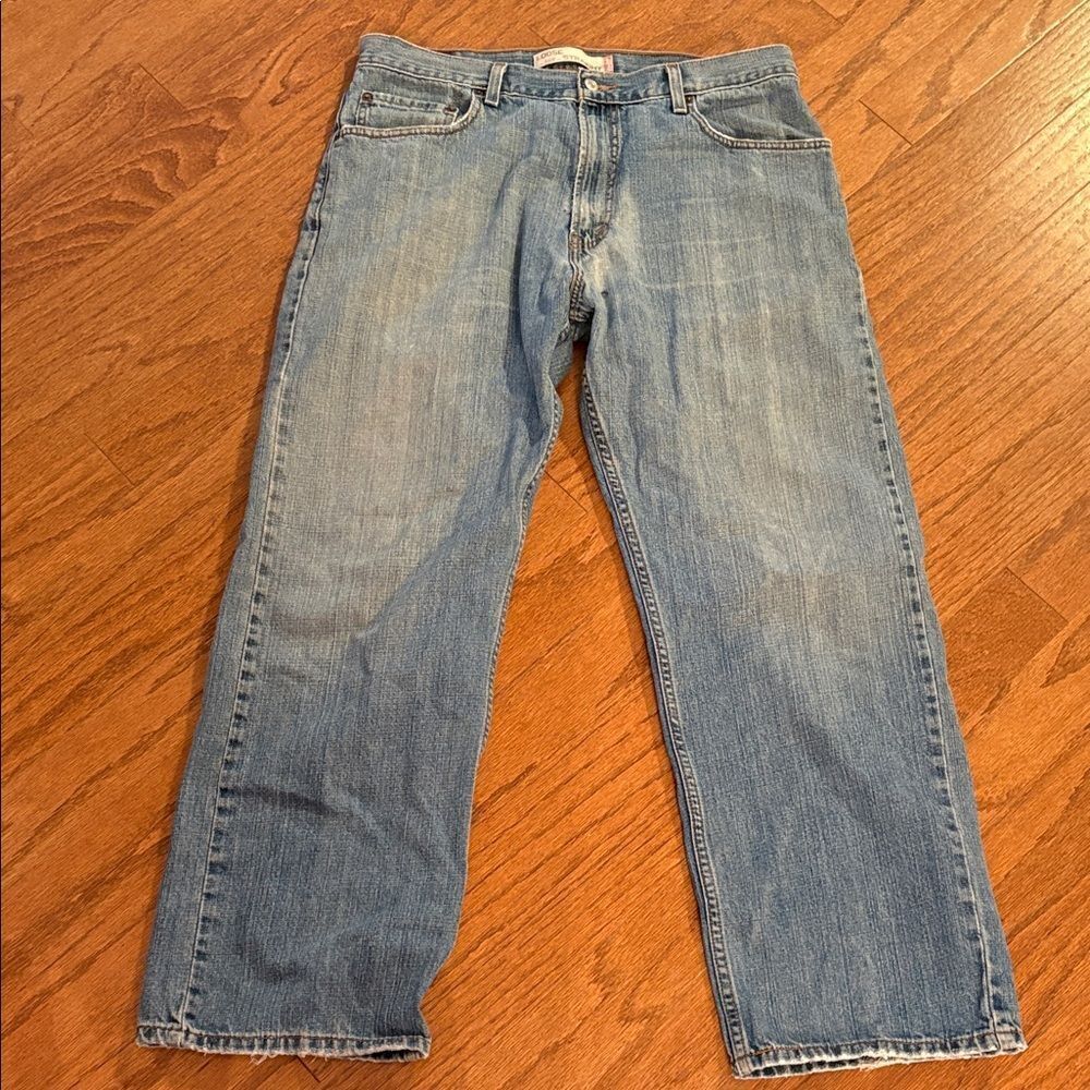 Levi’s size 35x32 red tag loose fit straight